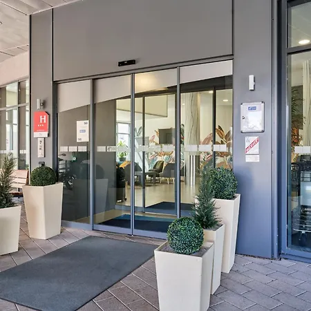 Express Centre By Ihg 3*